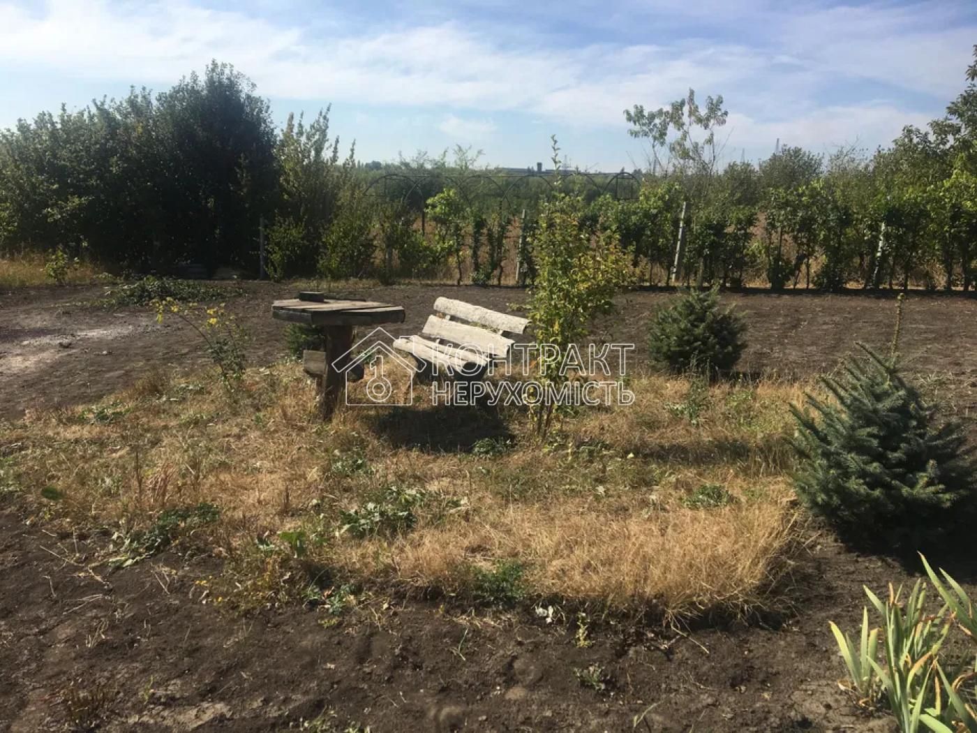 Продам будинок-садибу  30 соток землі приватизовані