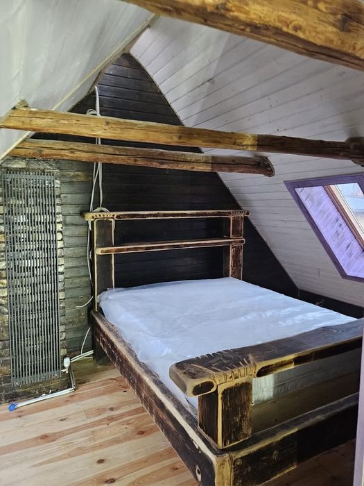 Meble z litego drewna na zamówienie – łóżka, stoły, ławy