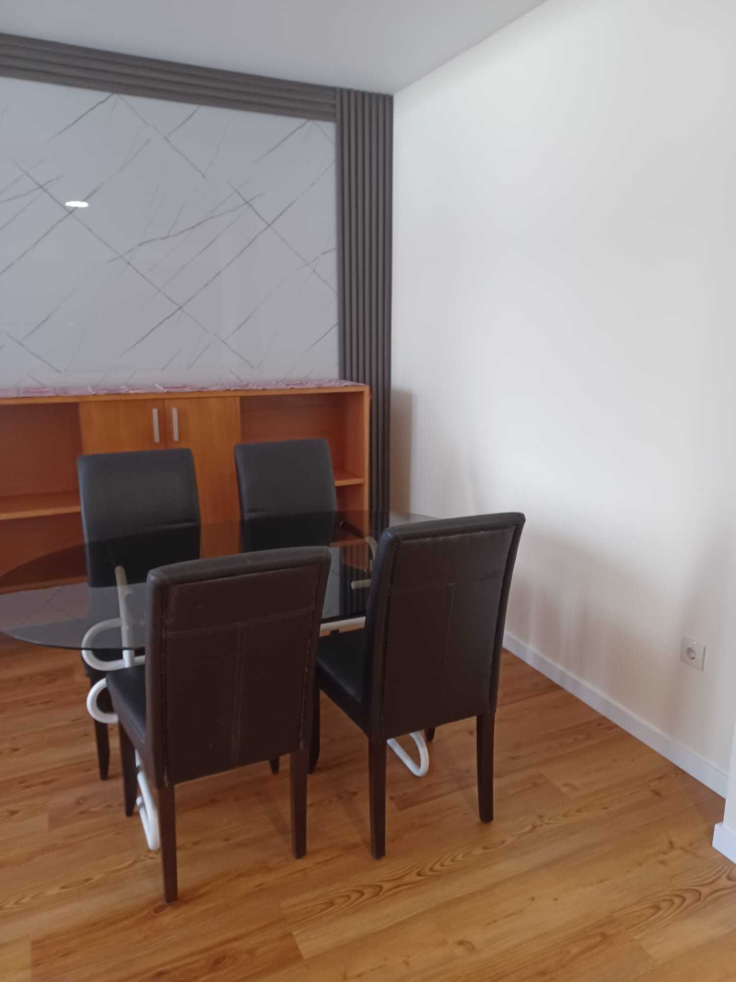 Arrenda-se Quarto com WC Privativo no Centro de Vagos