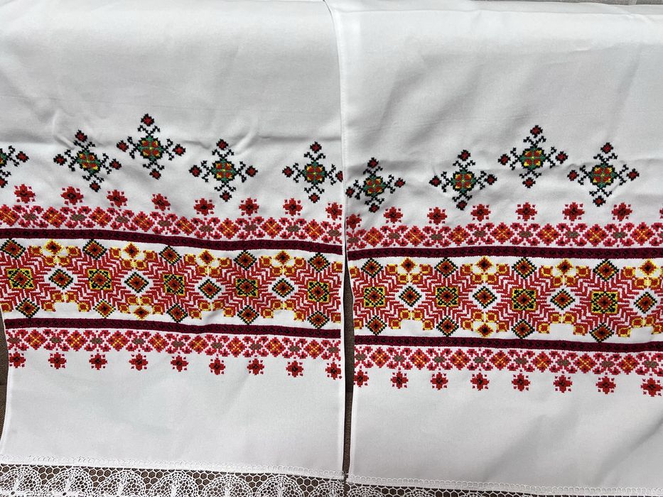 Вишитий рушник хркстиком