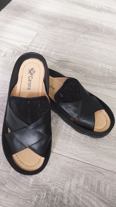 Шкіряні шлепанці