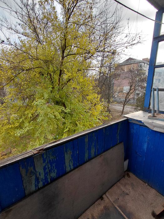 Продаж 1 кім кв Космос 3 поверх