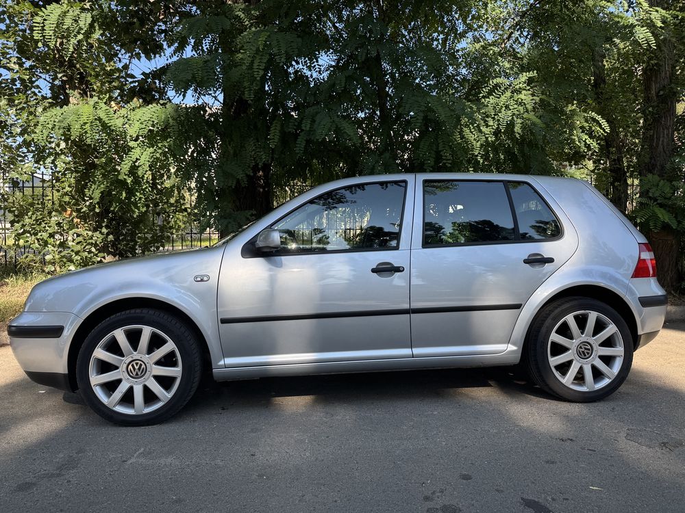 Продам Volkswagen Golf 1.4 MPI