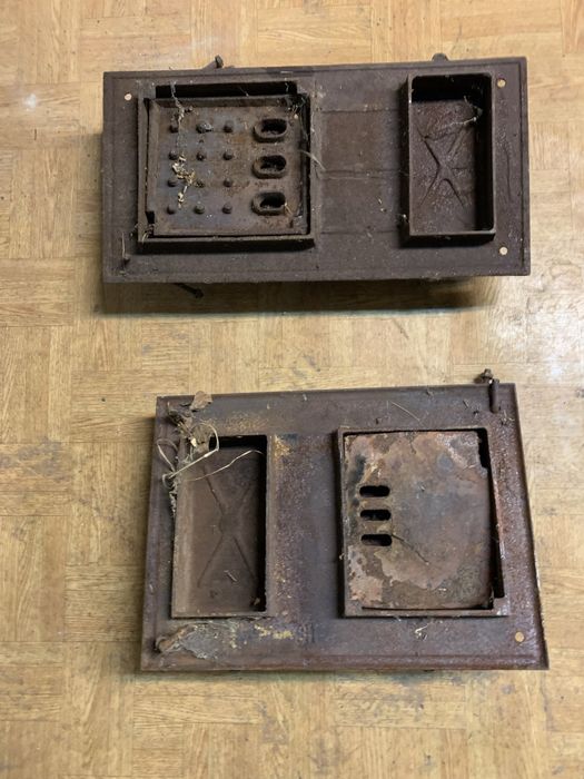 Stare drzwiczki do pieca kaflowego