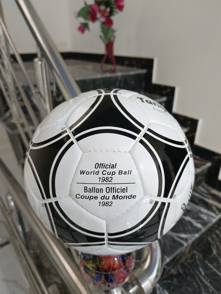 Piłka nożna Adidas Tango 1982