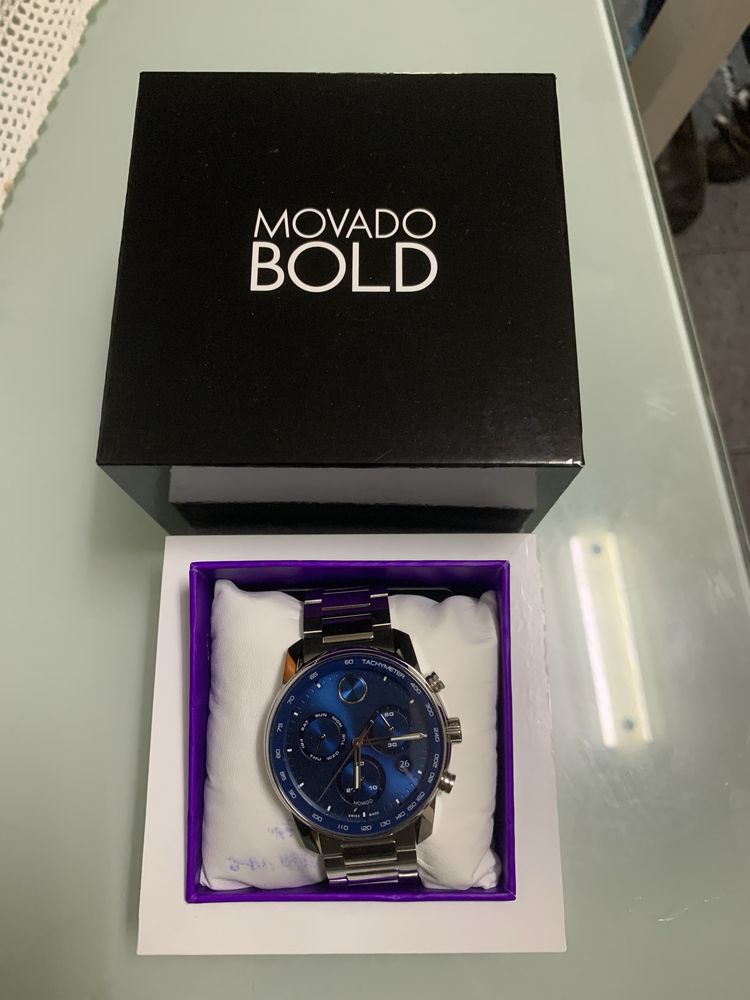 Relógio novo, ainda com etiqueta movado bold