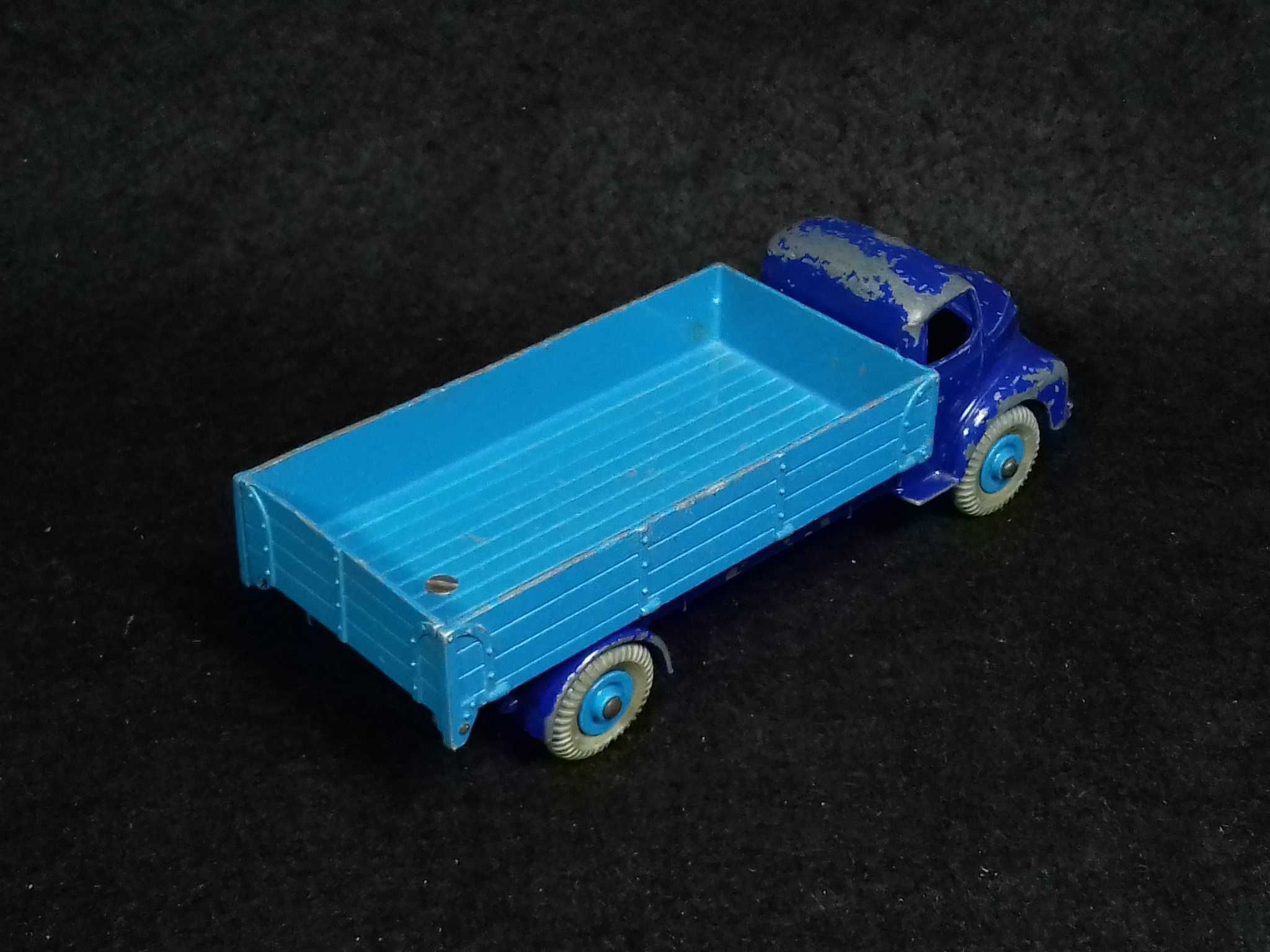 Dinky Toys #418 - Leyland Comet Wagon - 1950`s by Meccano Ltd