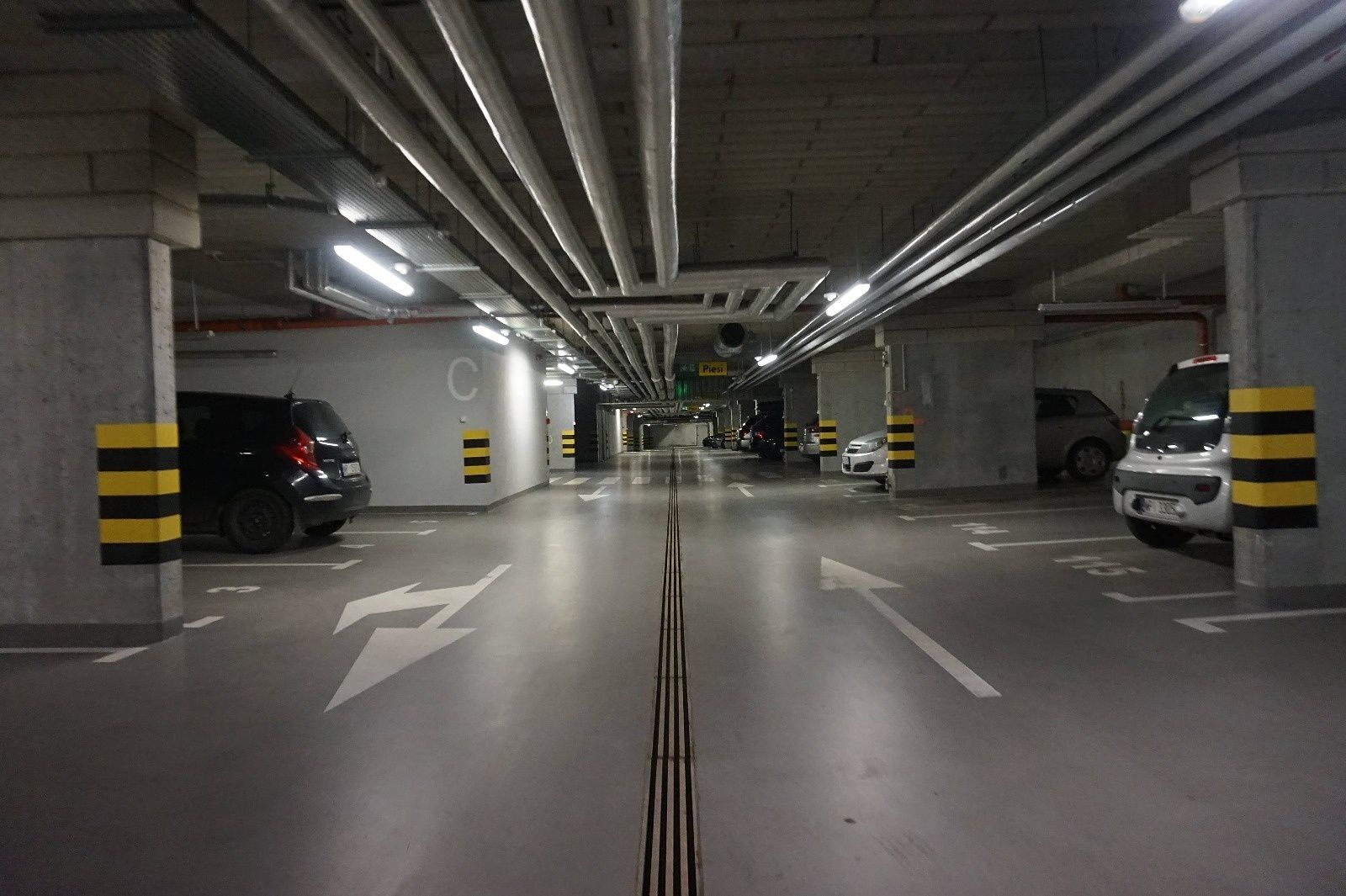 Słoneczny pokój urządzony : tv , szybki internet parking , 2x łazienka