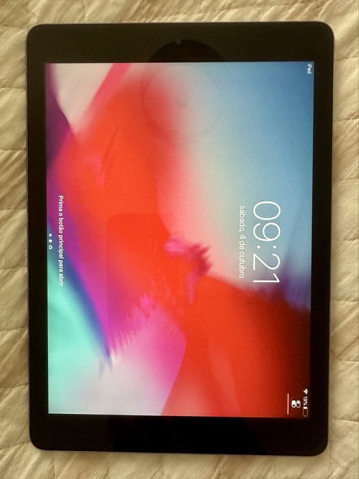 Apple iPad Air 16GB Wi-Fi (Cinzento Sideral) - 1ª Gen
