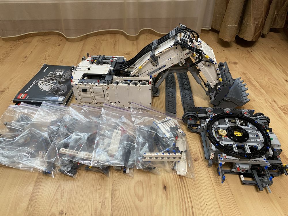 LEGO Technic 42100