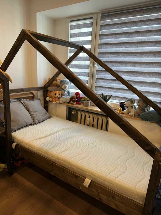 Zestaw mebli dla dzieci domek łóżko i biurko