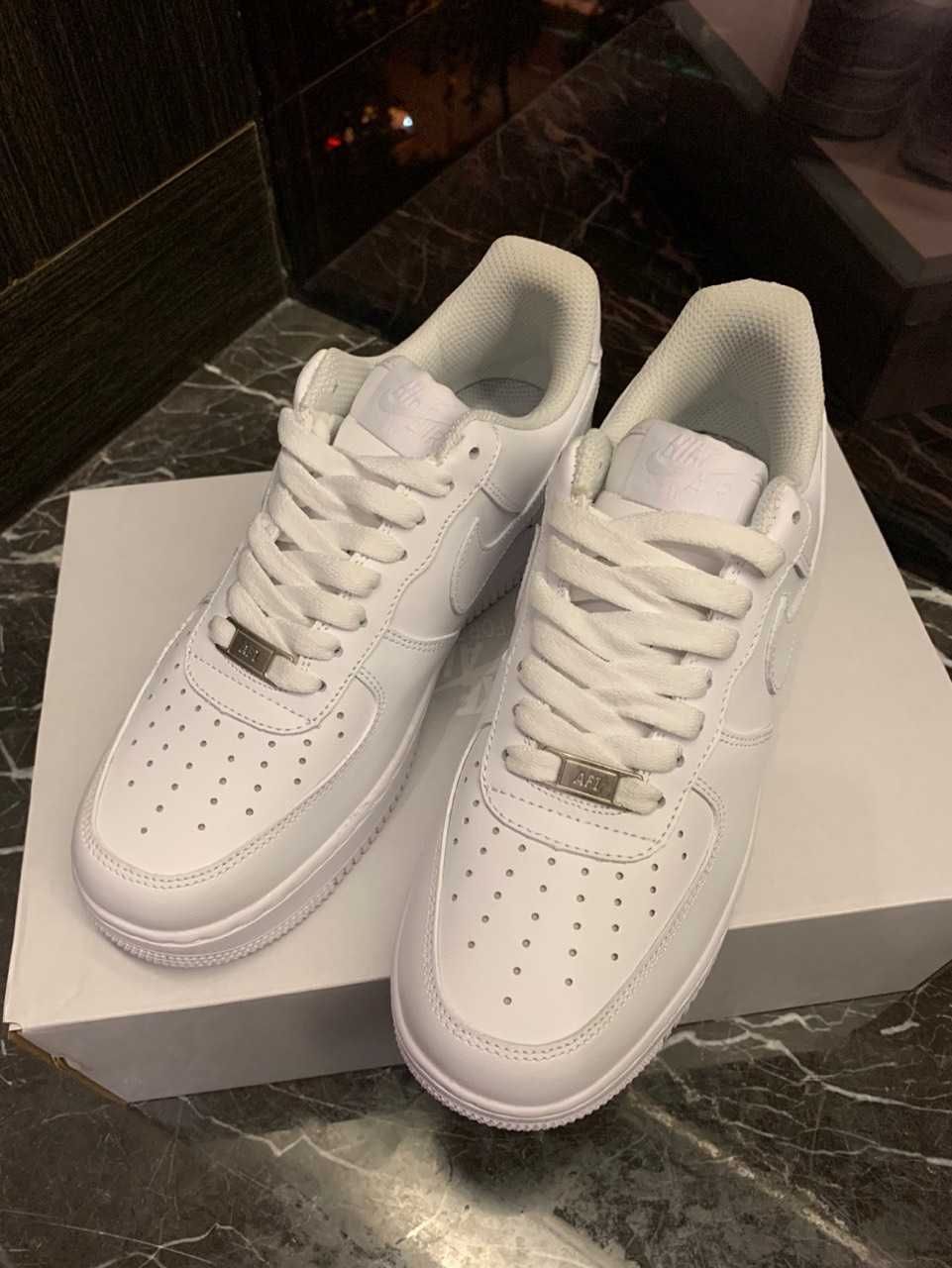 Nike Air Force 1 białe buty sportowe rozmiar 42, Nowy i oryginalny