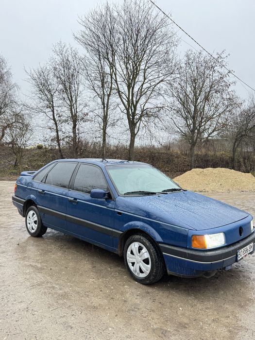 В продажі пасат б 3
