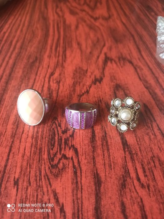 Кольца бижутерия.