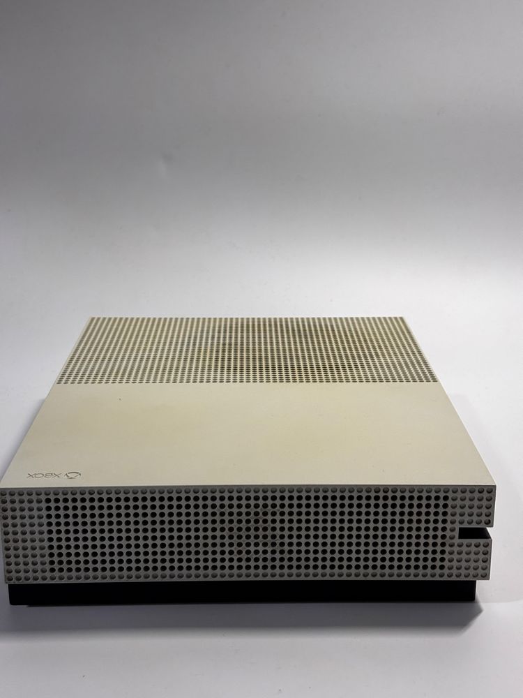 Продам xbox one s