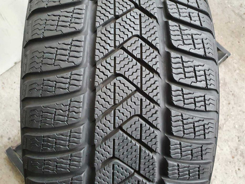 2x Pirelli  Sottozero 3  225/45r18  7mm