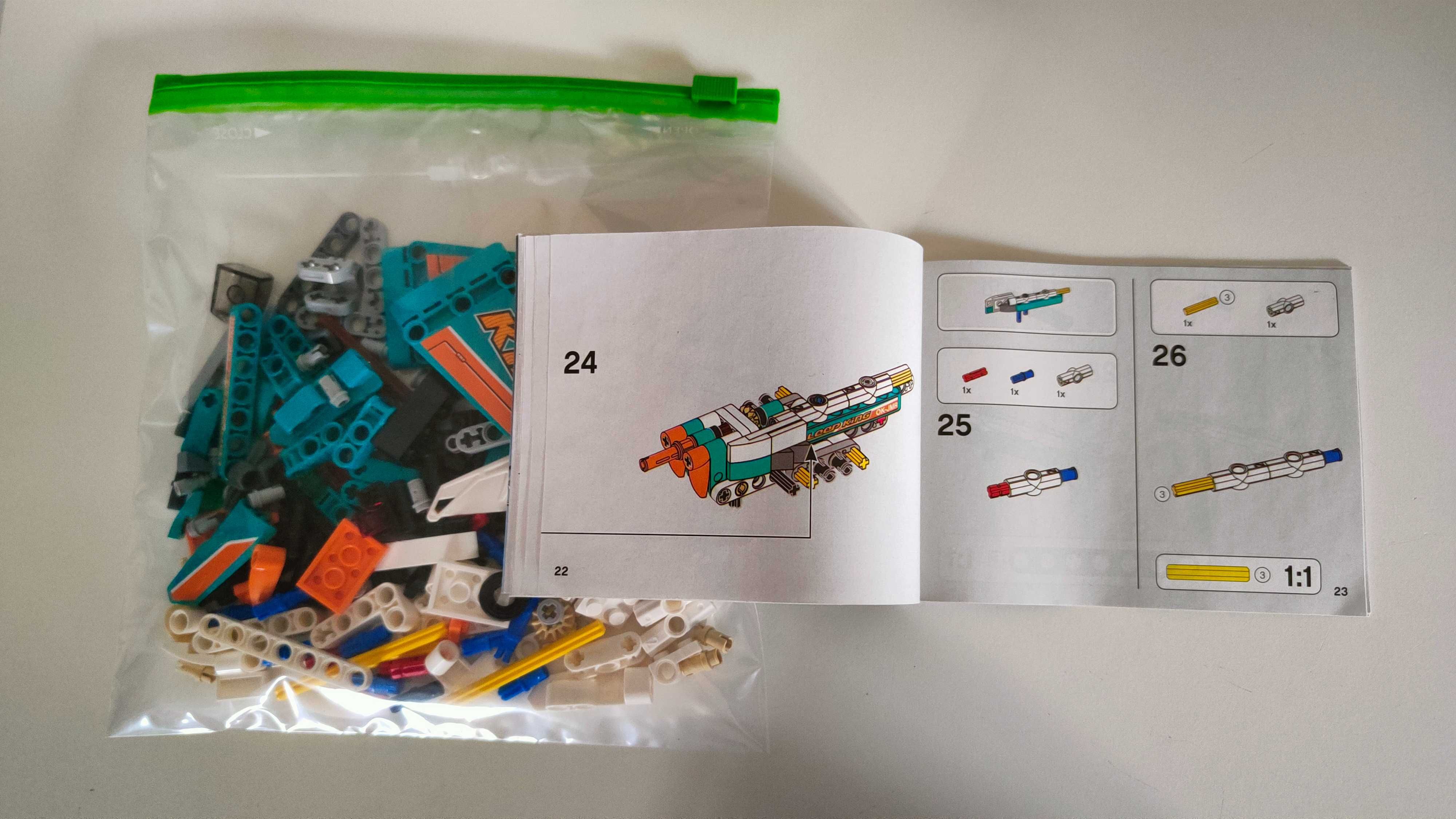 Klocki Lego Technic samolot wyścigowy 42117