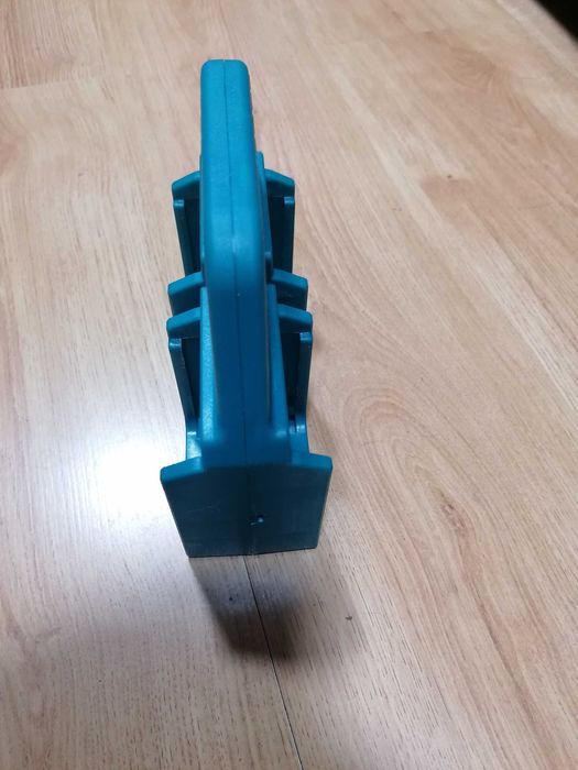 Koszyk na 4 baterie Makita, uchwyt na akumulatory, organizer