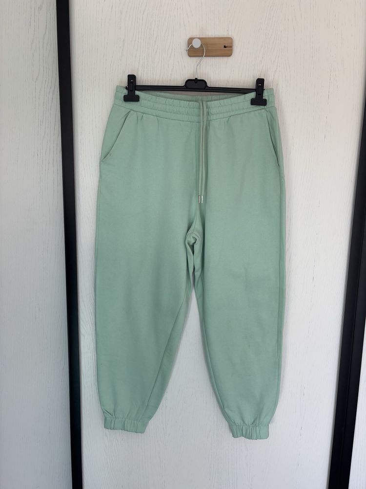 Mietowe spodnie bawelniane dres asosa