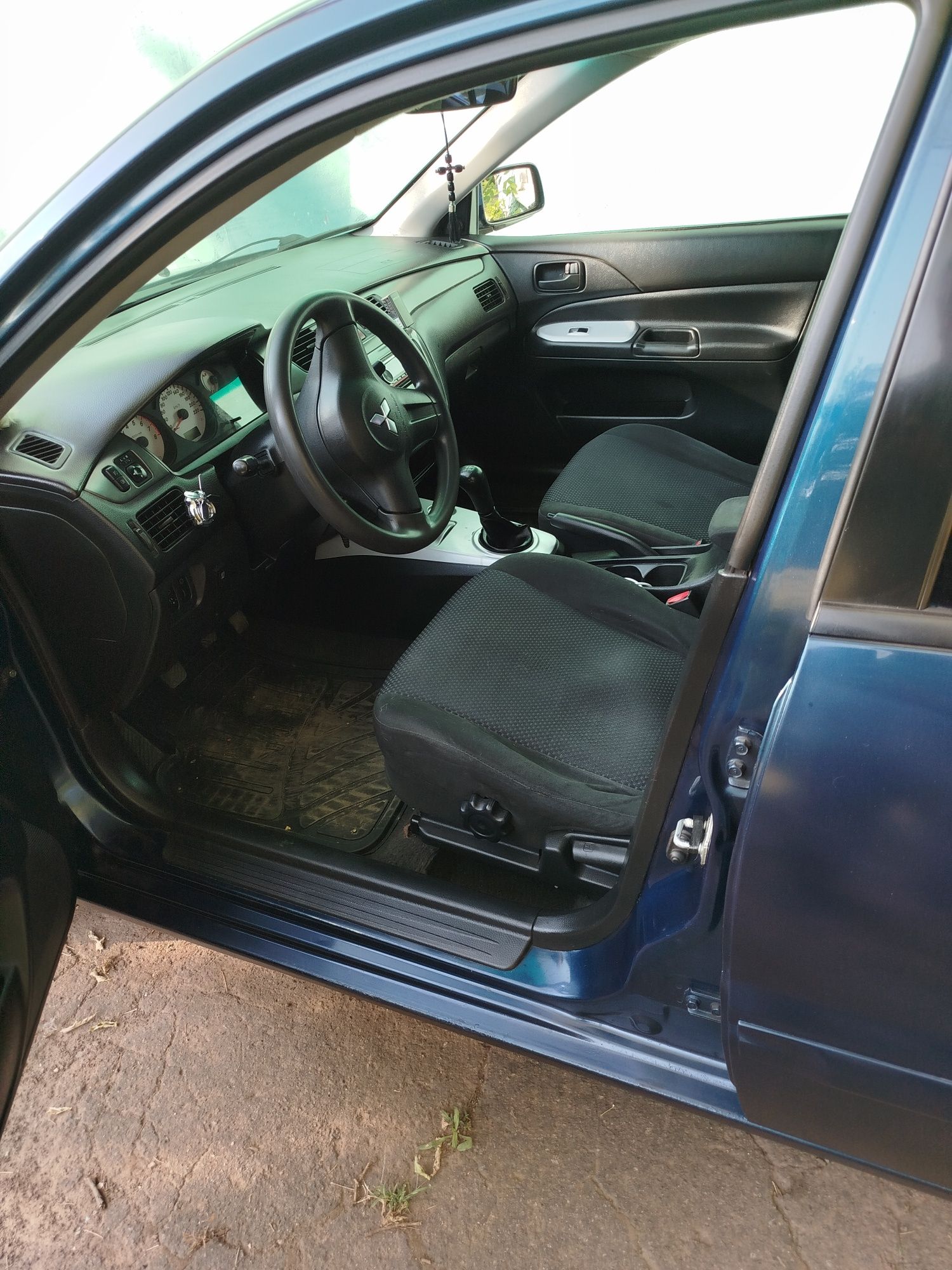 Mitsubishi lancer 9