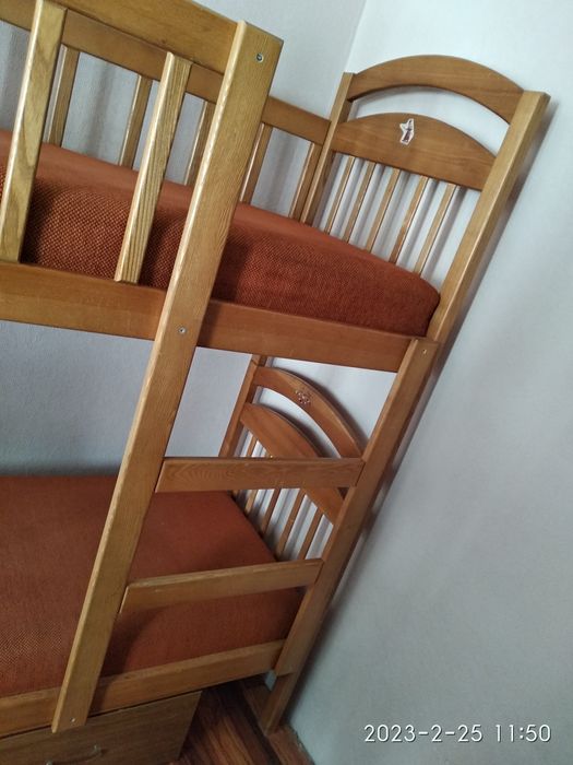 Ліжко двох ярусне , дерево з матрацами
