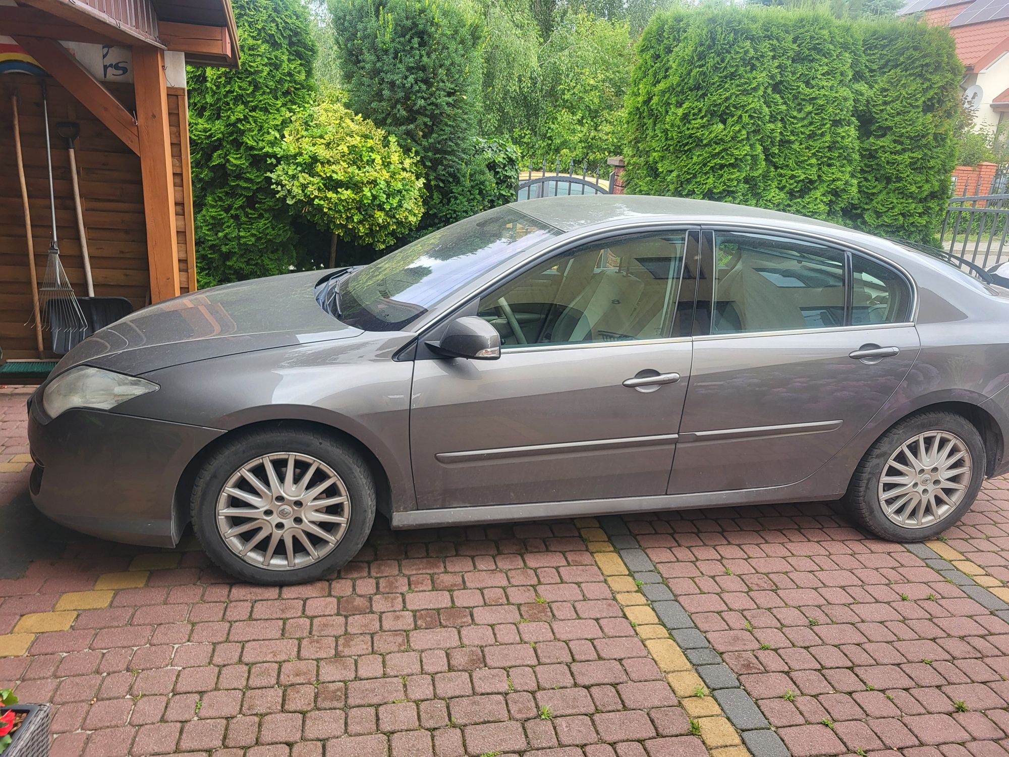 Sprzedam renault laguna 3   2.0 d