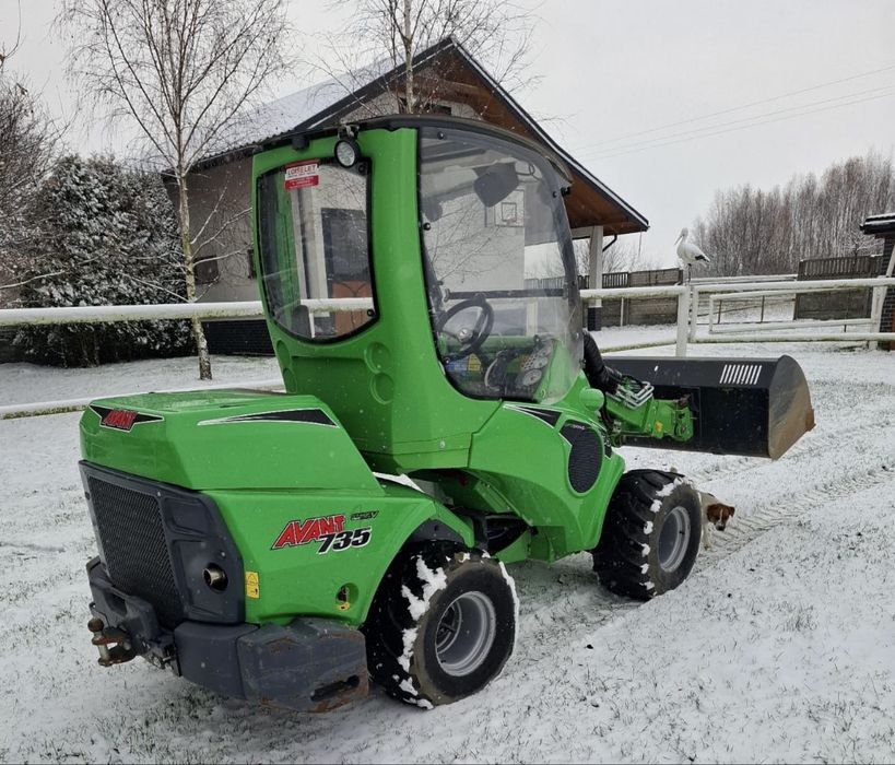 Ładowarka miniładowarka Avant 735