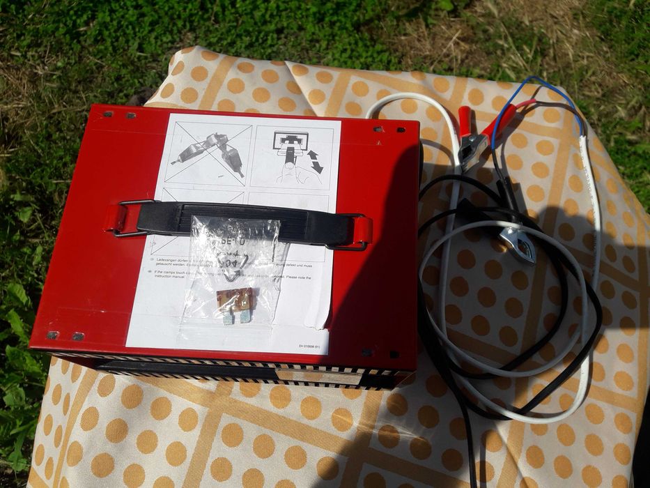 Prostownik do ładowania akumulatorów 12V EINHELL CC-BC 10 E