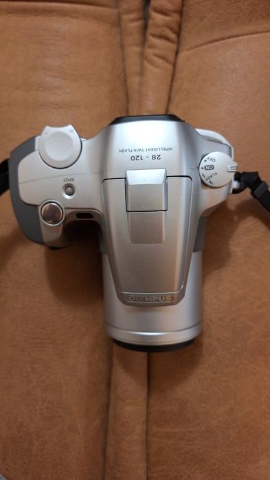 Зеркальный фотоаппарат OLYMPUS  IS  500