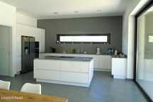 Moradia T5 para venda