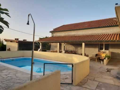 Vendo casa com comércio