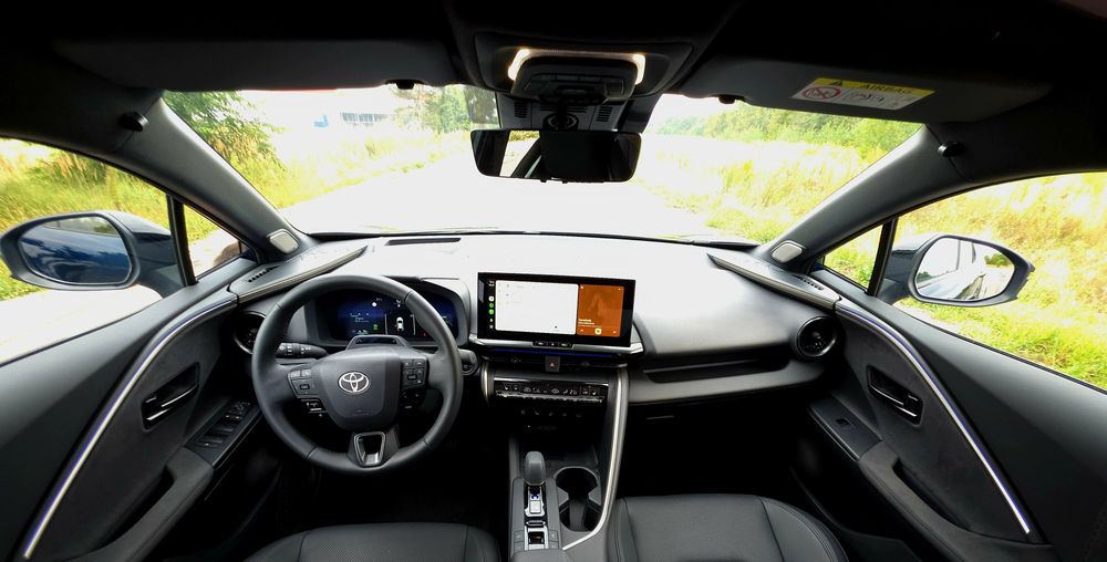 Wymiana deskek rozdzielczych, poduszek powietrznych, pasów, kurtyn