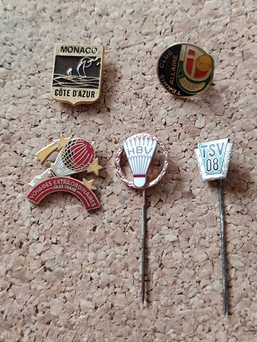 5 Pins antigos internacionais