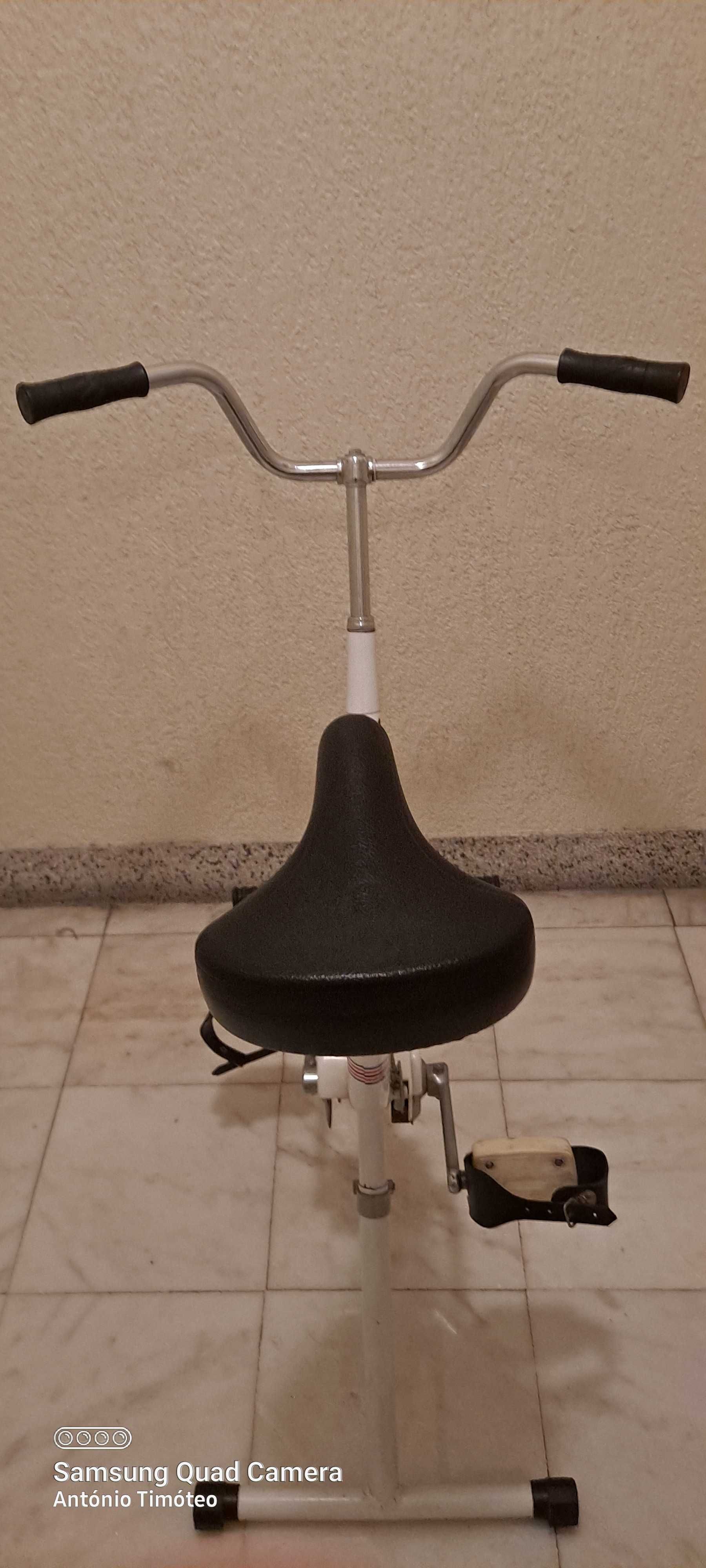 Bicicleta Fixa para usar em casa