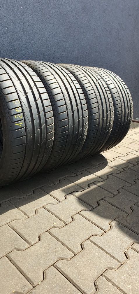 245/40/18 Hankook