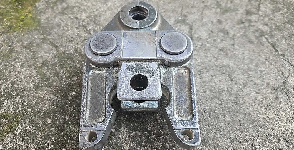 ELGORA TH16, TH20 szczęka, cęga, kamień.