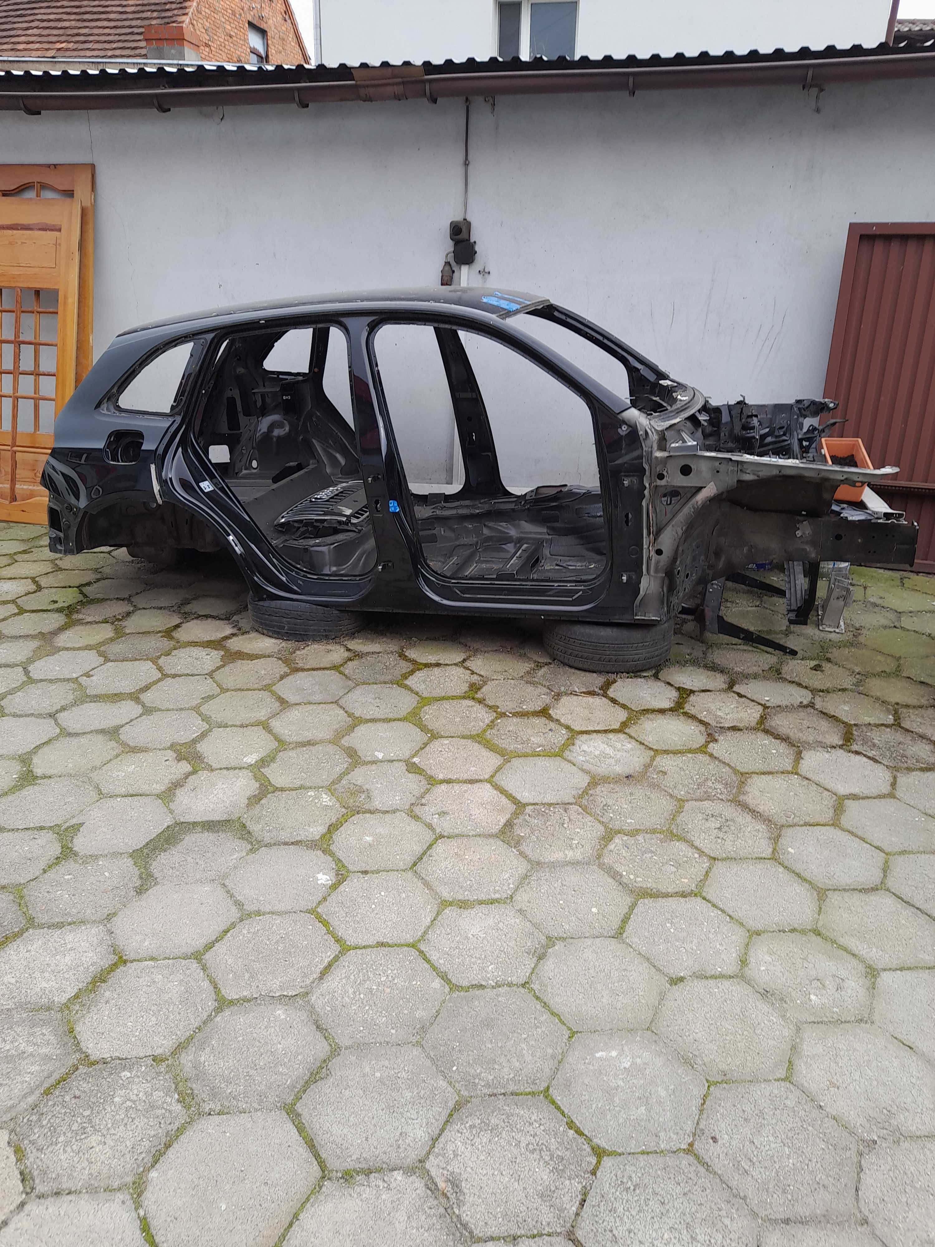 Audi Q5 8R cwiartka ly9t tyl przod prog prawa strona oraz dach
