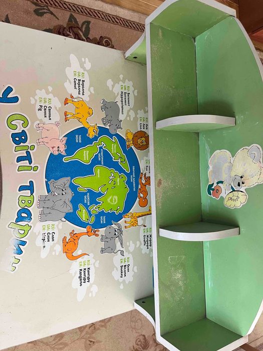 Стіл- парта дитяча, що зростає з дитиною