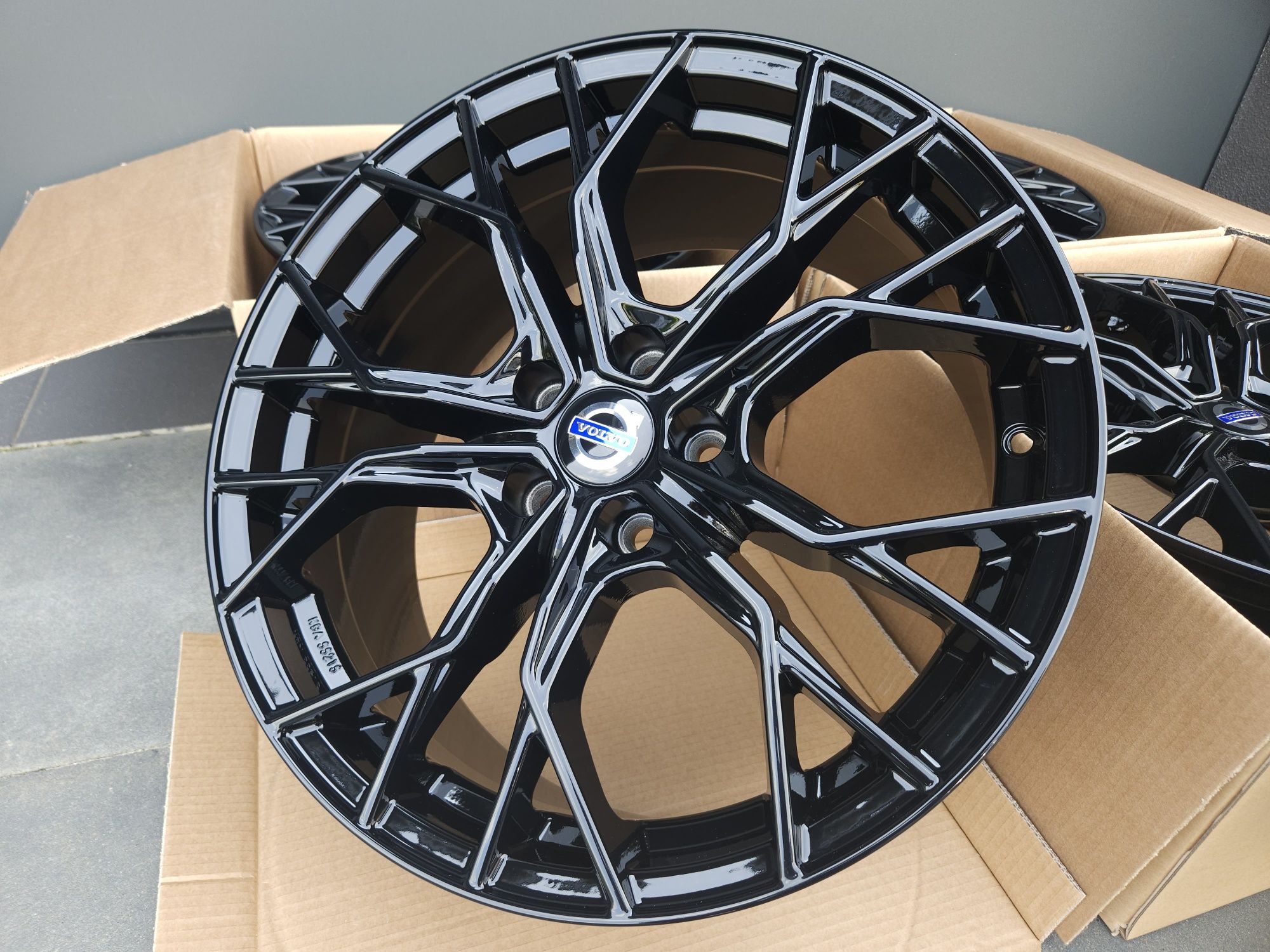 Volvo 18" Czarne 5x108 XC60 S60 V60 V40 S90 V90 XC90 S80 V70 XC40 XC70