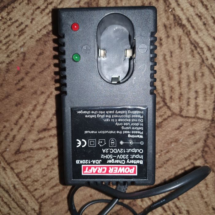 Зарядний пристрій для шуруповерта