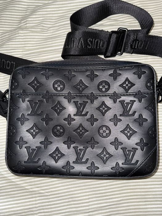 Mala Louis Vuitton Preta