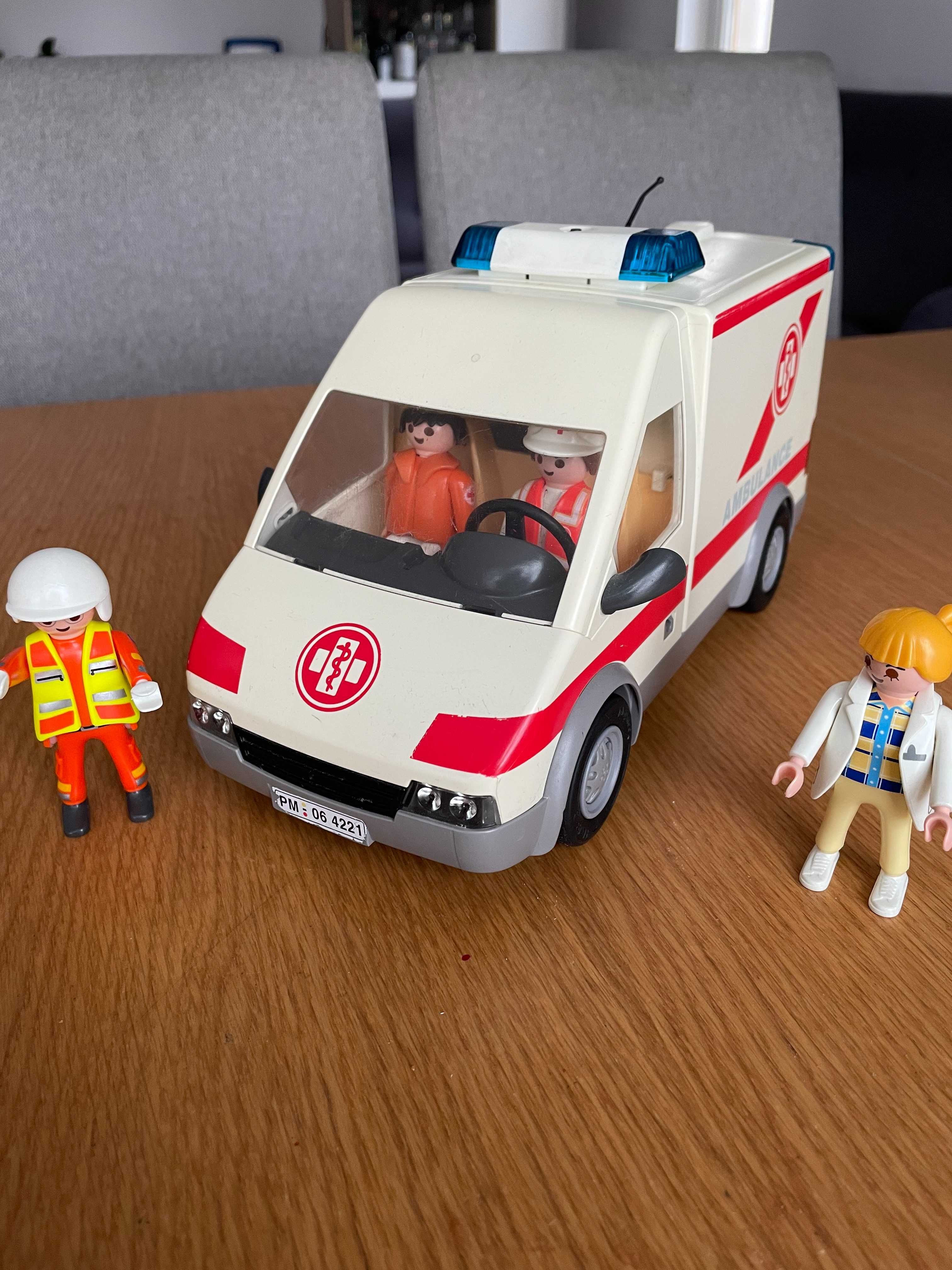 playmobil zestaw karetka + quady i motocykle