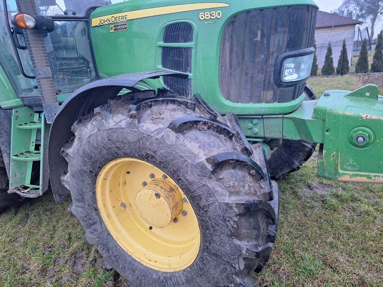 Ciągnik rolniczy John Deere 6830