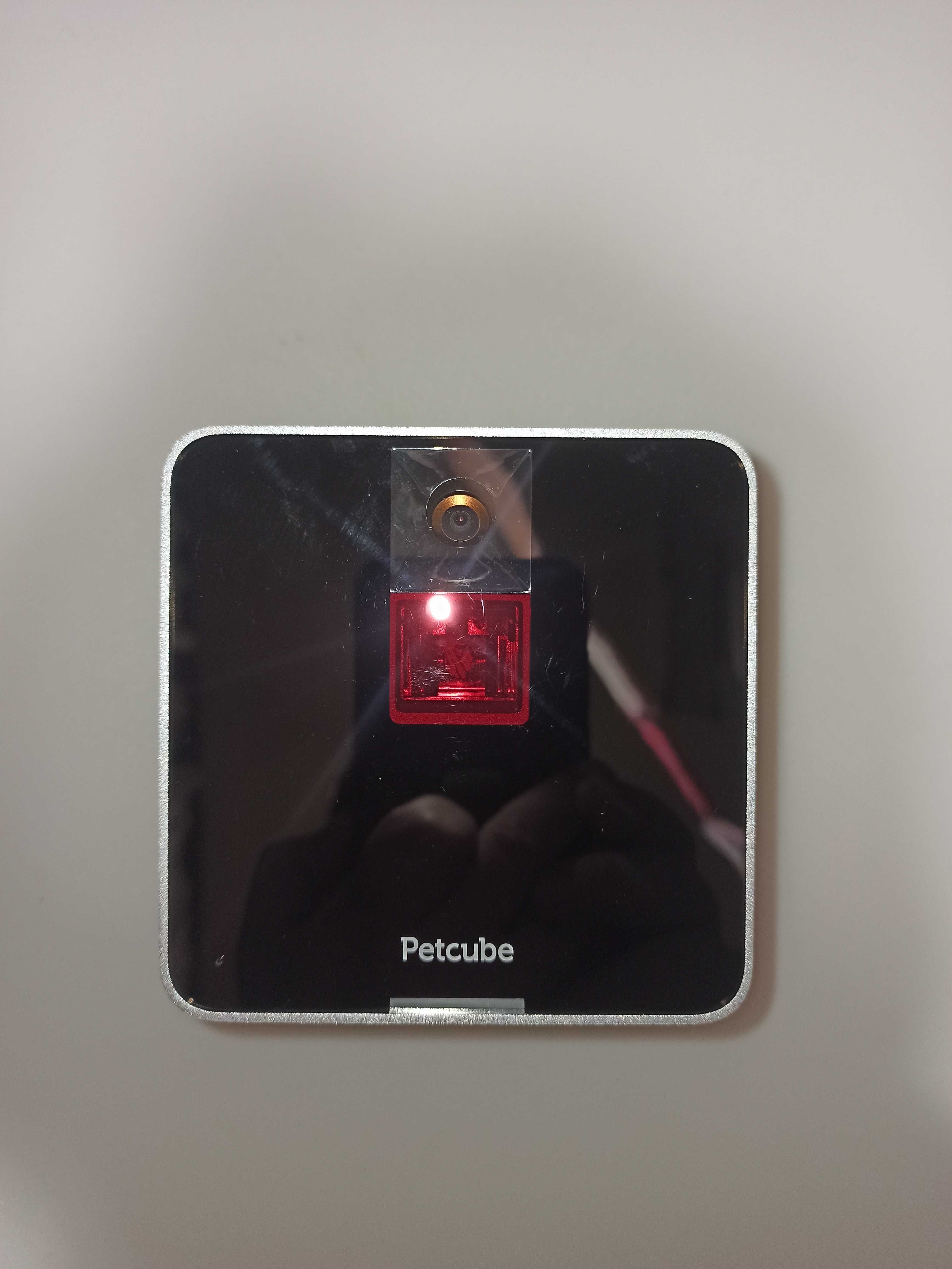 продам камеру Wi­Fi для спілкування з тваринами Petcube P161WB5M