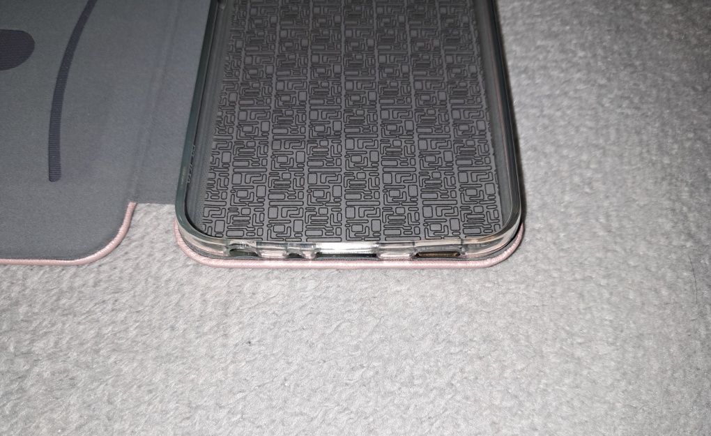 Etui na telefon LG K40