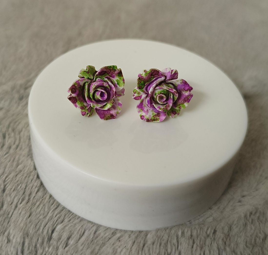 Wciskane kolczyki fioletowo-zielone kwiatki