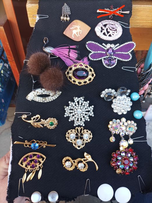 Брошки радянські та сучасні