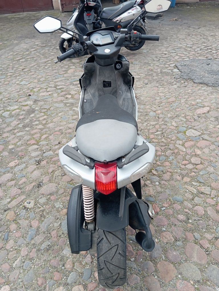 Aprilia SR 50 Factory Ditech plastyki lampy lagi licznik elektryka