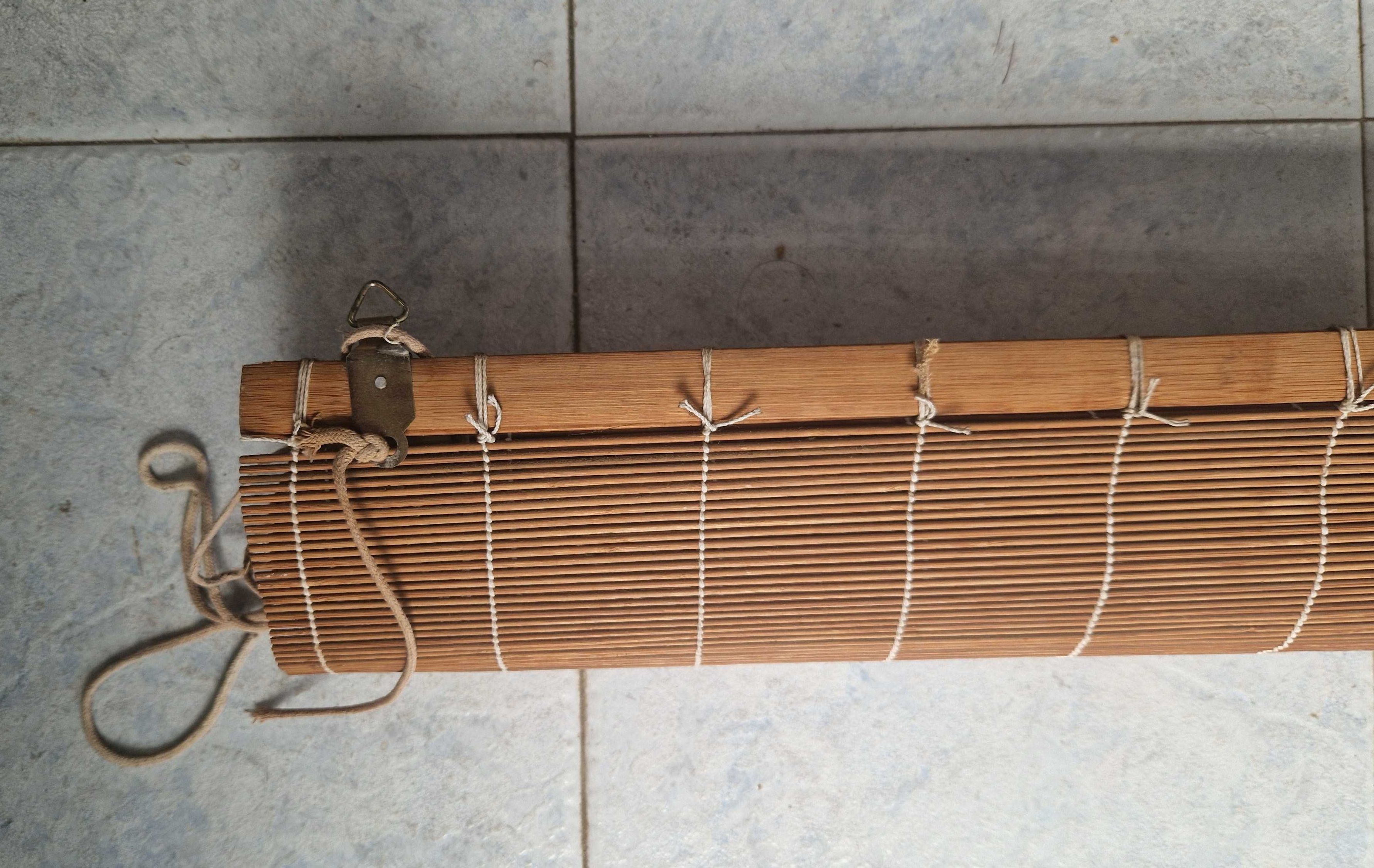 Estor / persiana de palhinha castanho