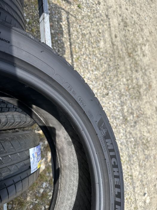 Шини б/у 235/45/19 R19 Michelin